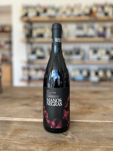 Manos Negras, Red Soil Select, Pinot Noir, Mendoza, Argentina, 2020